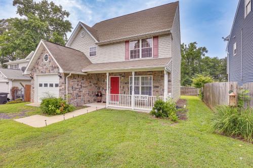 Issue Casa | 1 Mi to Colonial Beach Boardwalk! Cozy Family Home