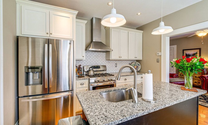 Bristol Cabaña | 1 Mi to Dtwn: Bristol Cottage w/ Hot Tub & Grill!