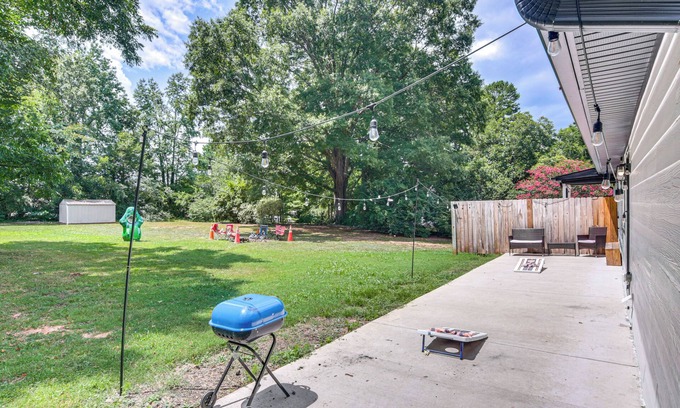 Monroe Apartamento | 1 Mi to Dtwn Monroe: Family-Friendly Duplex!