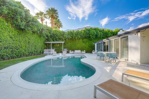 Tahquitz River Estates Casa | 1 Mi to Dtwn Palm Springs Home with Fire Pit!