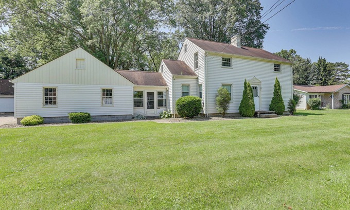 Salem Apartamento | 1 Mi to Dtwn Salem: Apt w/ Shared Yard!