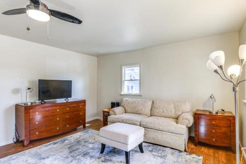 Saratoga Springs Apartamento | 1 Mi to Dtwn Saratoga Springs Cozy Duplex Apt!