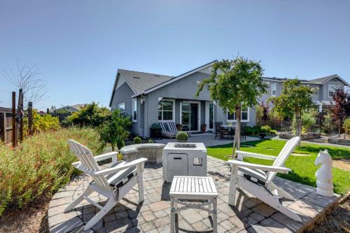 Winters Casa | 1 Mi to Dtwn Winters Home with Fire Pit and Patio!
