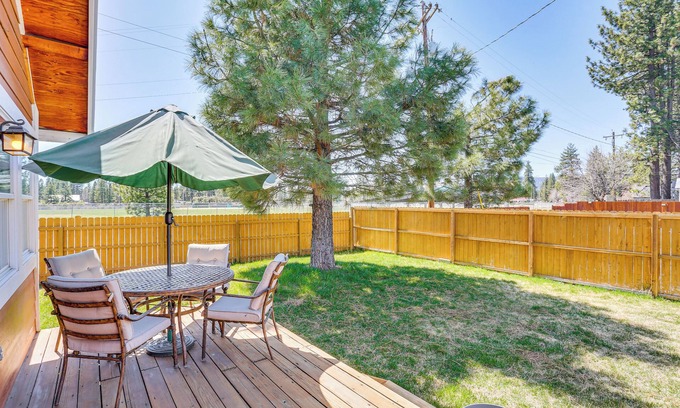 Chester Casa | < 1 Mi to Lake Almanor: Home w/ Furnished Decks!