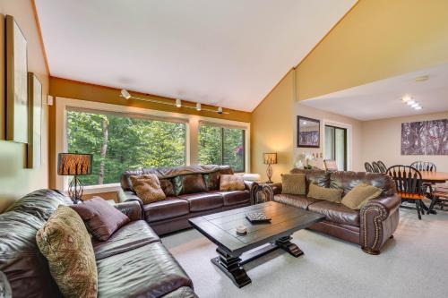 Lincoln Casa | 1 Mi to Loon Mountain Lincoln Haven with Balcony