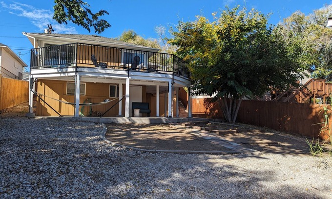 West University Casa | 1 mi. to Midtown/Downtown, Restaurants & Parks.