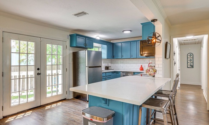 Galveston Cabaña | 1 Mi to Moody Gardens & Beaches: Galveston Home