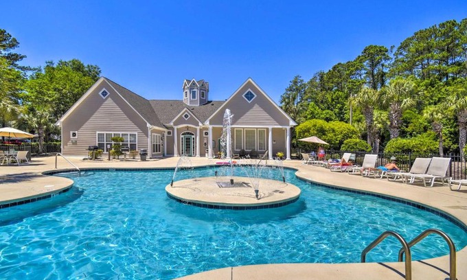 Vaught Apartamento | 1 Mi to Myrtle Beach Access Condo with Resort Perks