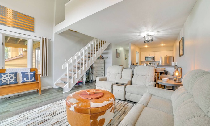 Harbor Springs Condominio | 1 Mi to Nubs Nob Ski Resort: Harbor Springs Condo