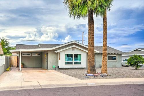 Scottsdale Estates Nine Casa | 1 Mi to Old Town Scottsdale Home with Putting Green