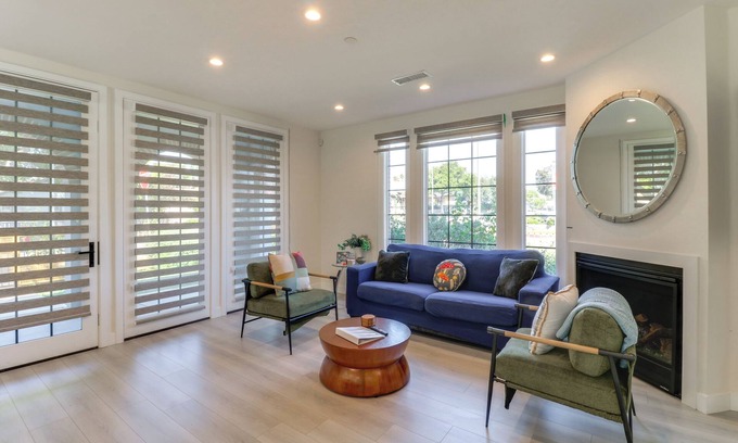 North Central Casa | 1 Mi to Rose Bowl: Pasadena Home w/ Fenced Yard!