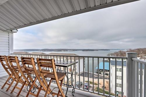 Osage Beach Apartamento | 1 Mi to Shops and Dining Idyllic Lakeside Getaway!