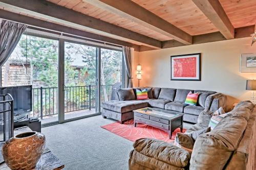 Tahoe Keys Apartamento | 1 Mi to Shore Quiet South Lake Tahoe Condo