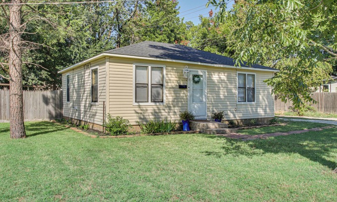 Norman Cabaña | ~ 1 Mi to University of Oklahoma: Norman Cottage