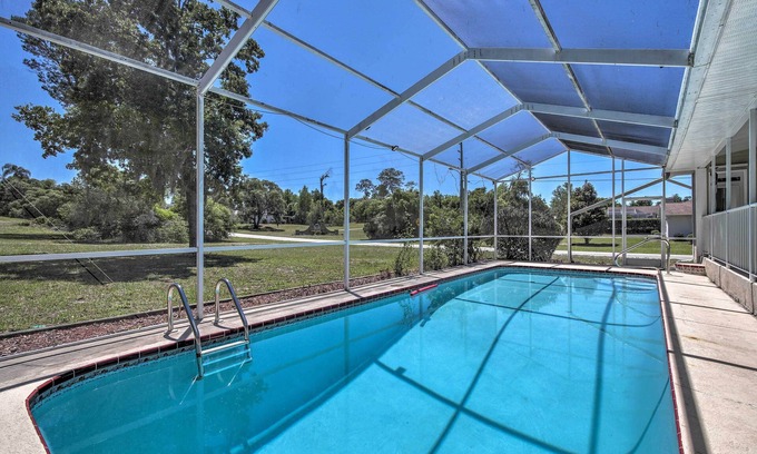 Spring Hill Casa | Spring Hill Home w / Lanai - 1. 6 millas a Weeki Wachee
