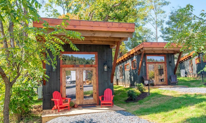 West Jefferson Cabina | 1 Mile to Downtown West Jefferson Camping Cabin #2