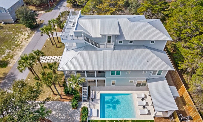 Gulfview Heights Casa | 1 Min. to Beach. Priv. Pool, LSV (Golf Cart), Outdoor Fireplace, Elevator + More