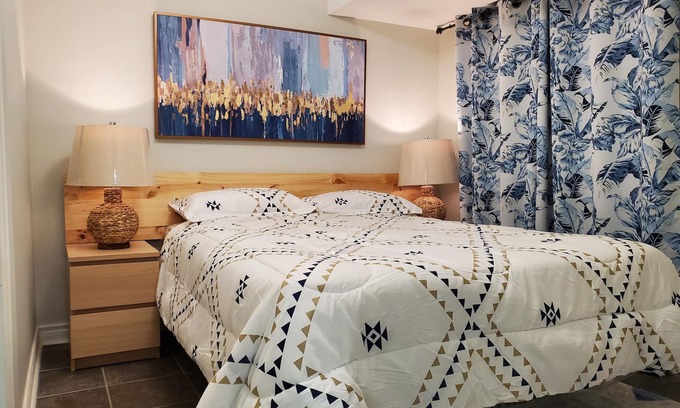 Brockton Village Casa | 1 min to Subway Toronto Downtown - Charming Cozy welcoming 1 bedroom Apatrment