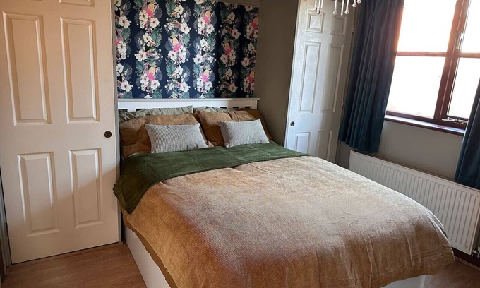 Stanford-le-Hope Apartamento | 1 min walk to c2c station - free parking - 1 bed