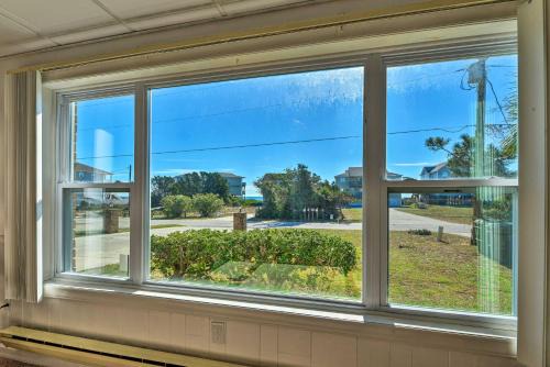 Emerald Isle Apartamento | 1 Ocean Fun Emerald Isle Apt, Steps to Beaches!
