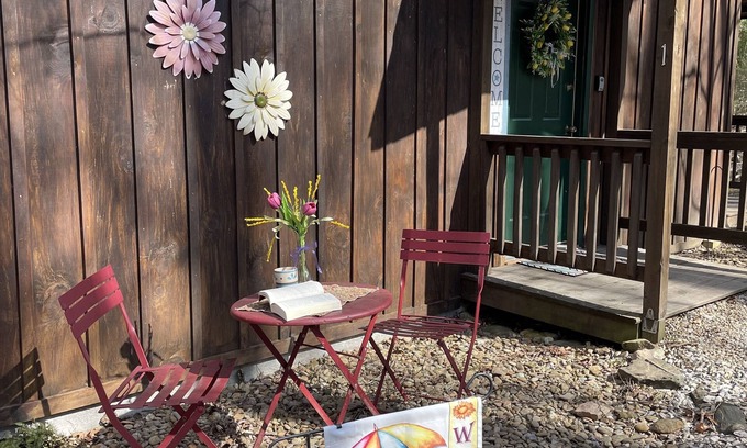 Cosby Cabina | 1 Playful Cub-GREAT unbelievable rates, check it out