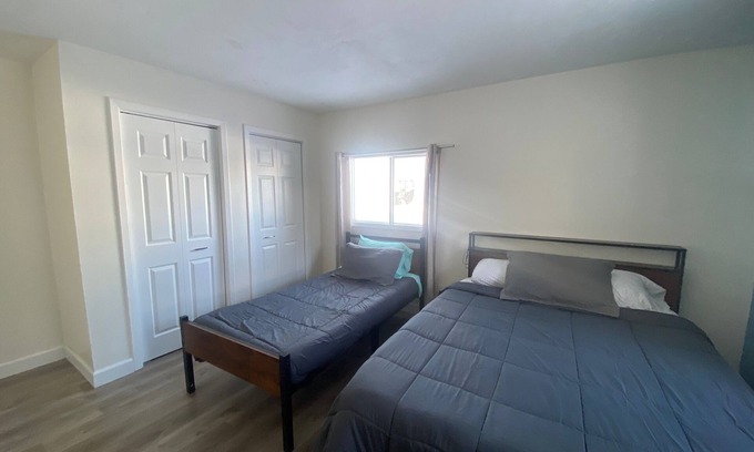 Algoma District Casa | 1 Queen & 1 Twin Bed