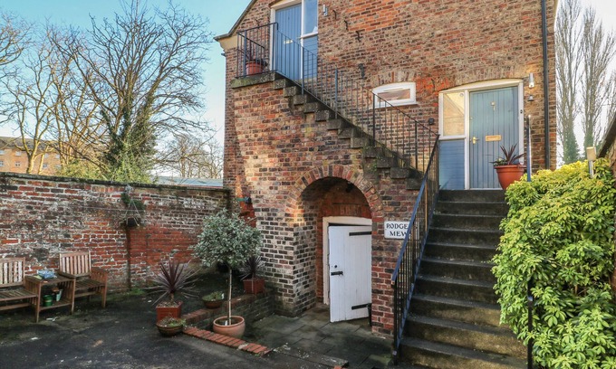 Malton Casa | 1 RODGERS MEWS, romantic, character holiday cottage in Malton