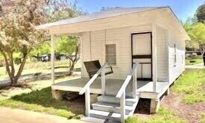 Tupelo Casa | #1 Stay on Elvis Presley Drive 1 mi to I 22, near aquatic ctr, downtown, arena.