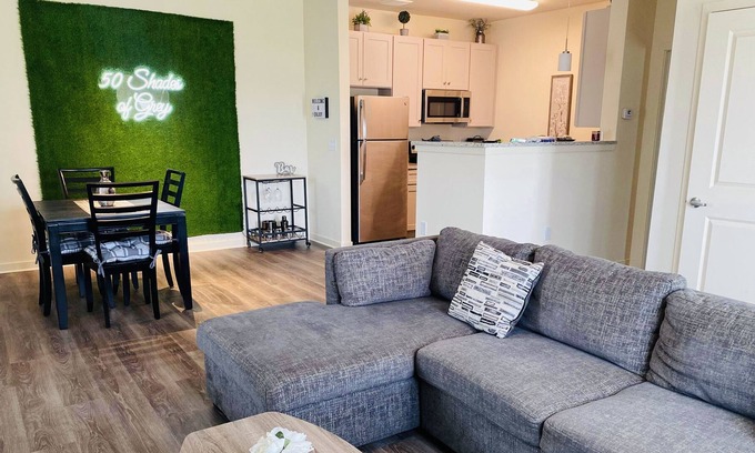 Fort Worth Apartamento | 1 story entire apartment with private garage! Close to Downtown Fort Worth!