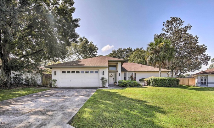 Lakeland Highlands Casa | 1-Story Home w/ Yard < 7 Mi to Downtown Lakeland