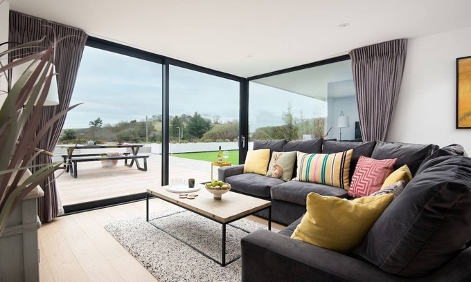 St Abbs Apartamento | 1 THE BAY - beach apartment set above the picturesque sands of Coldingham Bay