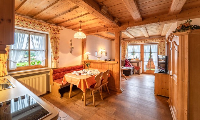 Ruhpolding Apartamento | -1- apartamento (43 m 2), balcón, cocina, 1 dormitorio y 1 sala de estar / dormitorio, max 4 pers, internet inalámbrico