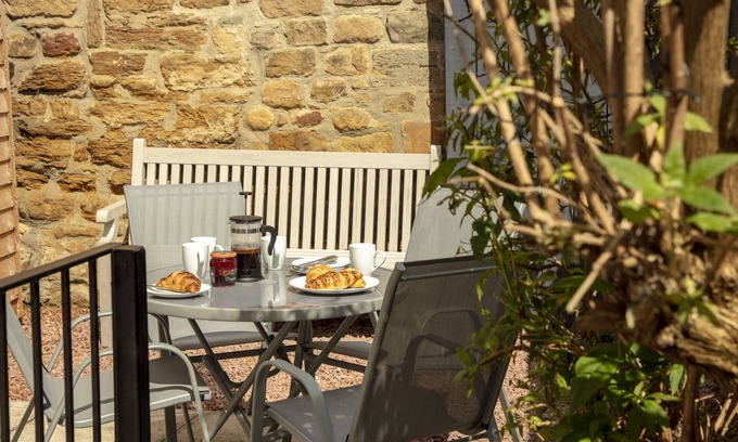 South Charlton Cabaña | 1 Wesley Mews