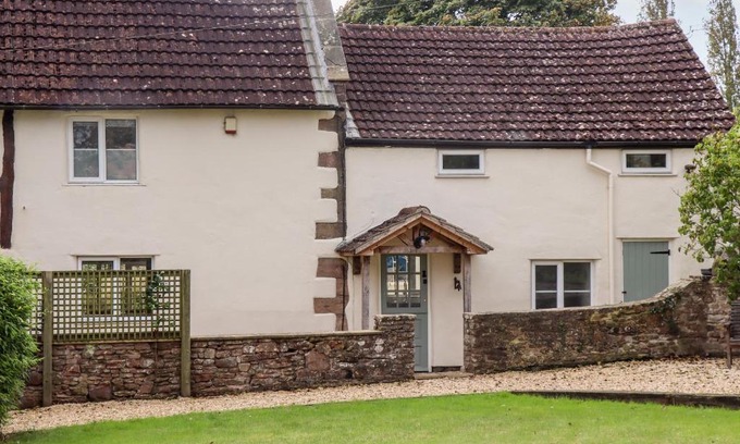 Bromsash Casa | 1 White House Cottages