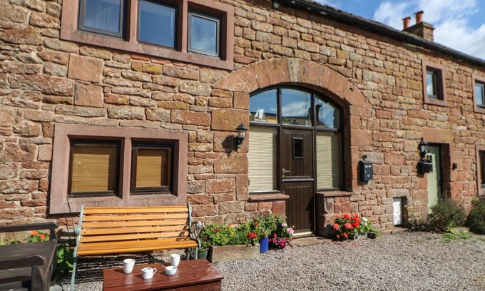 Culgaith Cabaña | 1 YEW TREE COTTAGES, pet friendly, with open fire in Langwathby