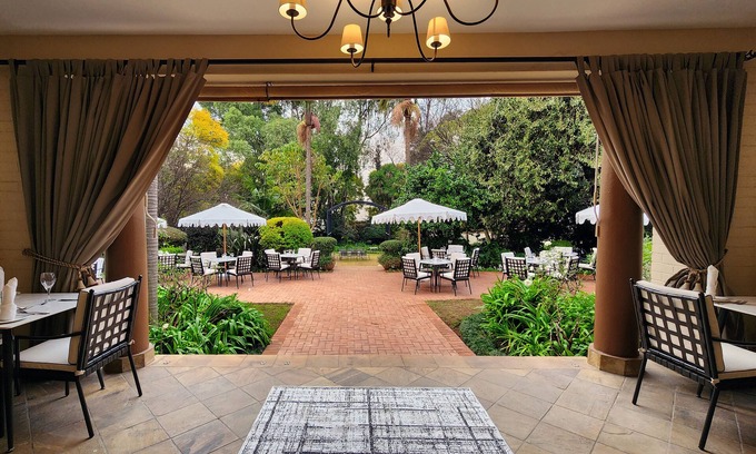 Houghton Estate Hotel | 10 2nd Avenue Houghton Estate