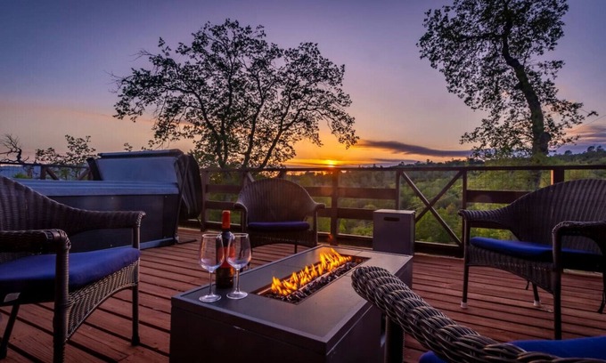 Oakhurst Villa | 10-acre Forest Villa, 20 miles from Yosemite South