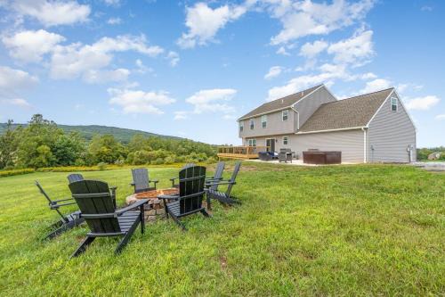Dillsburg Casa | 10 Acre Hidden Gem