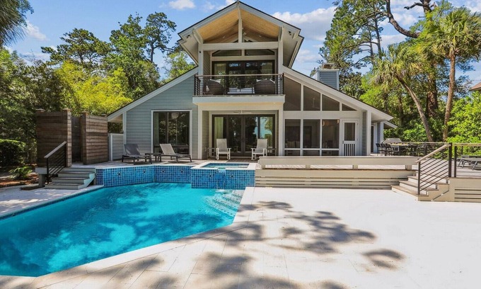 Beach Lagoon Casa | 10 E Beach Lagoon ~ Luxurious Ocean Front Sea Pines Homes