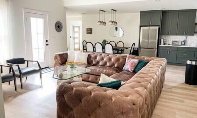 Terrell Heights Casa | 10 Guest-5 Beds-Pickleball-Basketball-Weber Grill