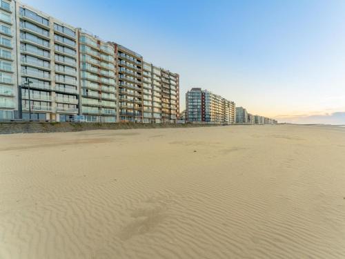 Westende Apartamento | 10 hoog aan zee