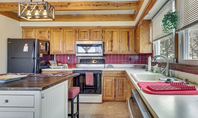 Mount Jackson Casa | 10 Mi to Bryce Resort: Peaceful Home on 10 Acres