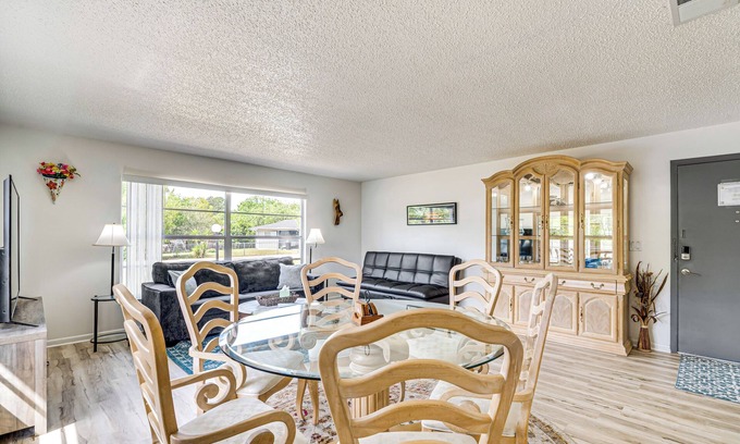 Silver Springs Shores Cabaña | 10 Mi to Dtwn Ocala: Dog-friendly Home w/ Fire Pit
