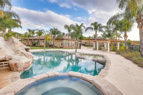 Alessandro Heights Apartamento | 10 Mi to Dtwn Riverside Triplex with Pool