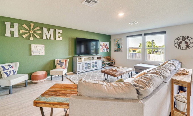 Wetmore Casa | 10 Mi to Dtwn: Spacious San Antonio Home!