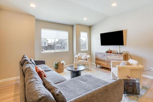 Colorado Springs Casa | 10 Mi to Fort Carson Newly Built Townhome!