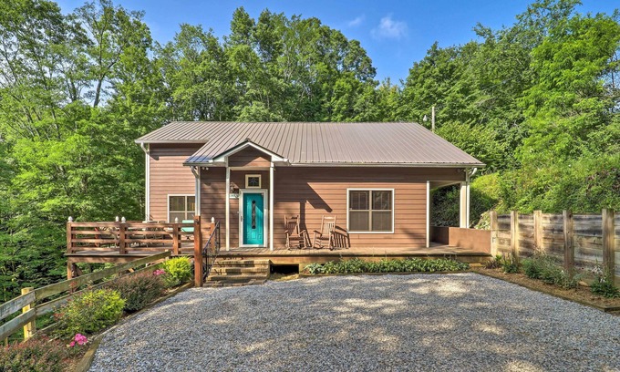 Newland Cabina | 10 Mi to Grandfather Mountain: 'Wolfe Creek Cabin'