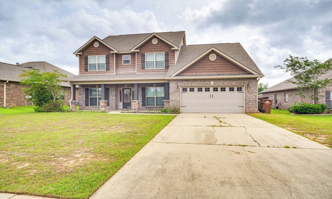 Gulfport Casa | 10 Mi to Gulfport Beaches: Family Home w/ Patio