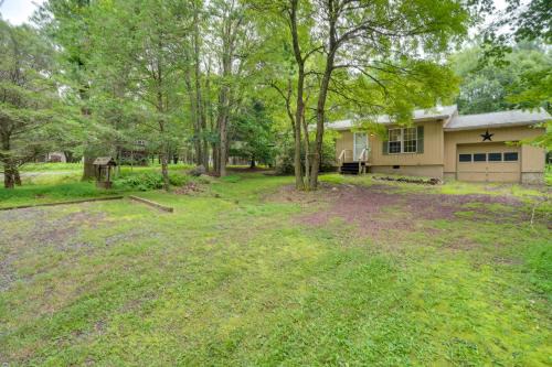 Albrightsville Casa | 10 Mi to Pocono Raceway Cozy Albrightsville Home!