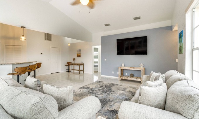 Broadmoor Casa | 10 Mi to Public Beaches: Coastal Florida Retreat